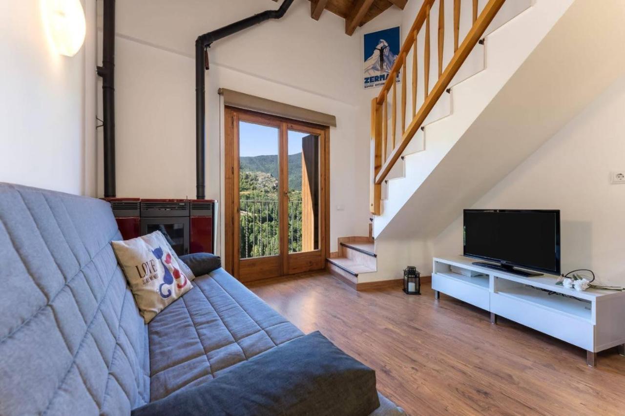 Apartamentsaloriaburg Farrera Extérieur photo