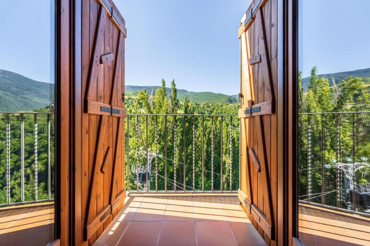 Apartamentsaloriaburg Farrera Extérieur photo