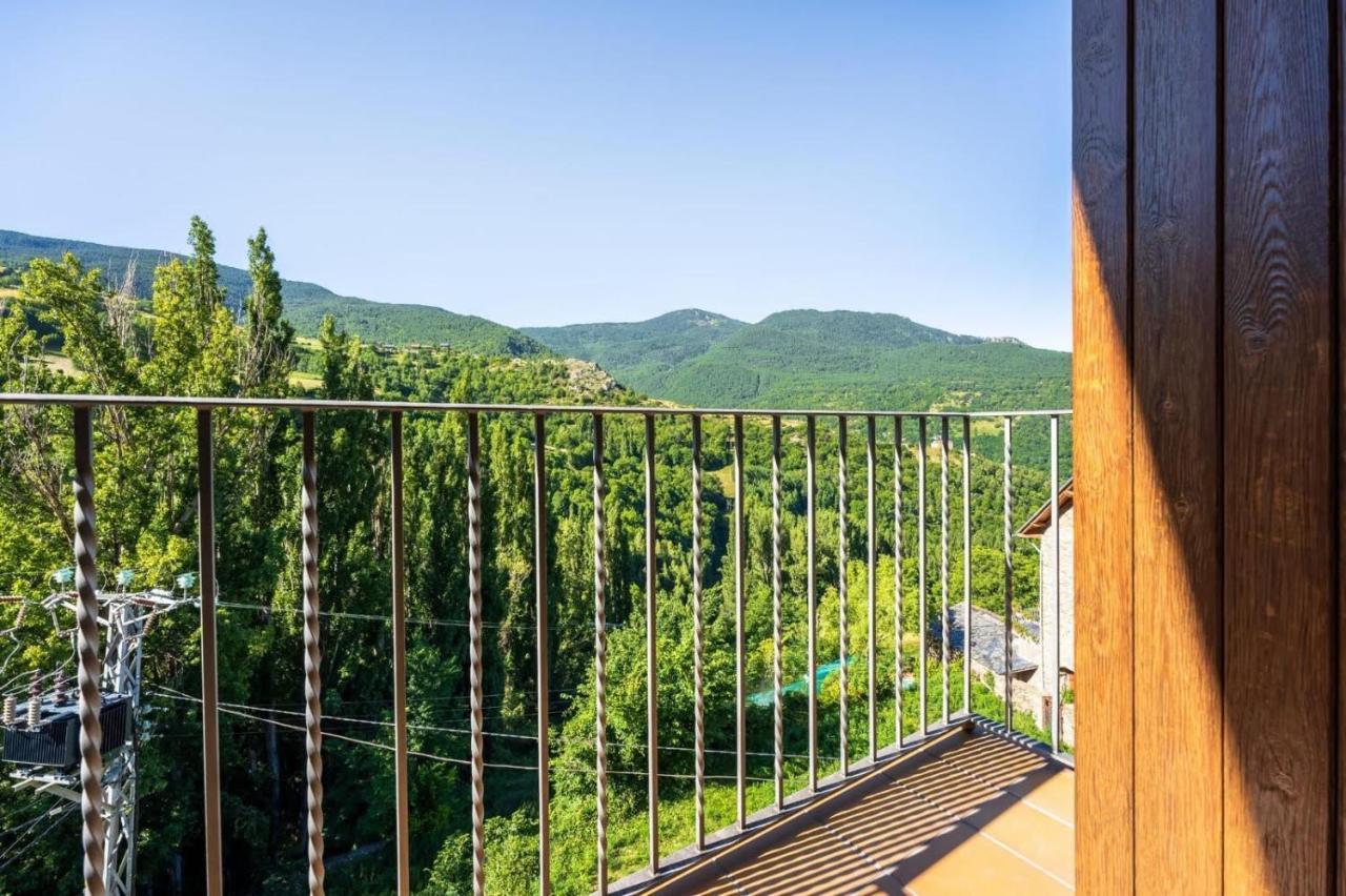 Apartamentsaloriaburg Farrera Extérieur photo