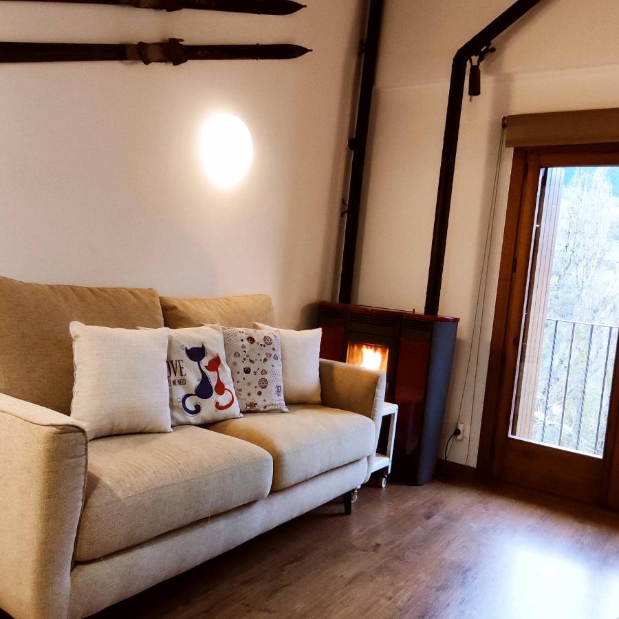 Apartamentsaloriaburg Farrera Extérieur photo